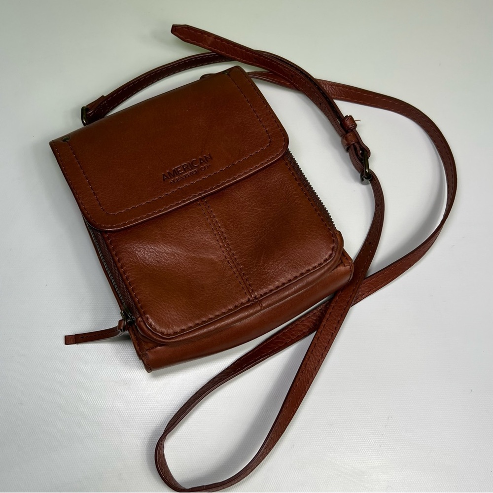 American Leather Kansas Crossbody HandBag 100% Genuine Leather Purse Multi-Pocke - Picture 2 of 10
